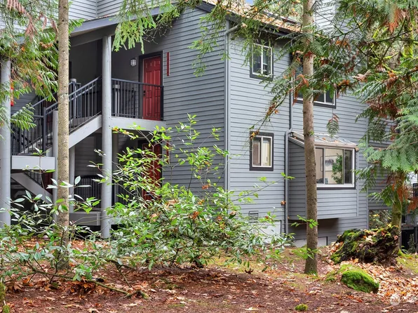 14638 NE 80th Place #B33, Redmond, WA 98052