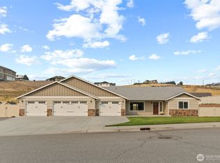 129 Sunny Meadows Loop, Wenatchee, WA 98801