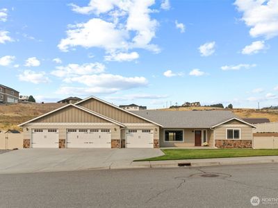 129 Sunny Meadows Loop, Wenatchee, WA, 98801