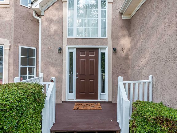 4th image of 69 Waterford Pl