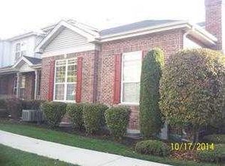 6583 Pine Lake Dr, Tinley Park, IL 60477