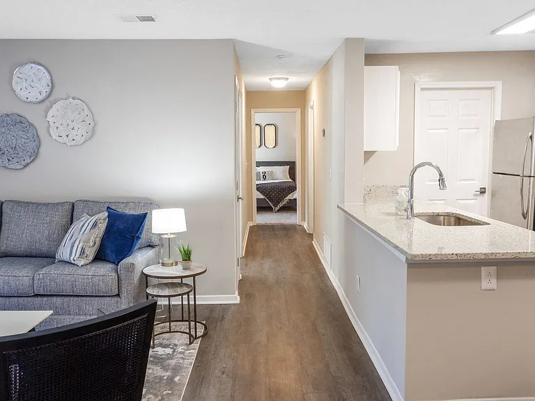 1 Park Central Apartment Homes — Photo 2