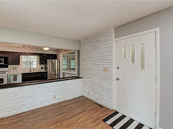 3rd image of 5602 Kingsley Dr