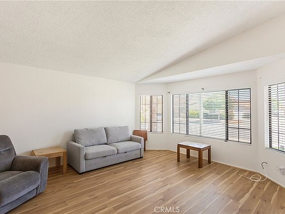 5th image of 2750 La Paz Ave