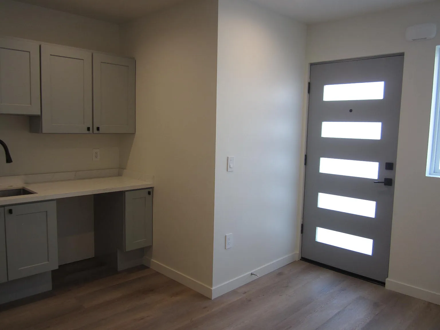 Studio, 400 sqft, $1,650 — Photo 4