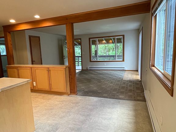 3rd image of 865 3rd Ave NW #4