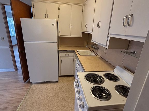 4th image of 2265 Sherwood Ave APT 4