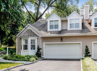 5 Scenic Ln, Yonkers, NY 10710