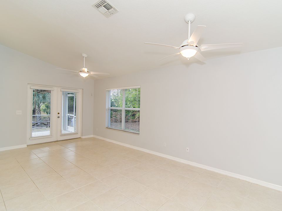 Guest house living area