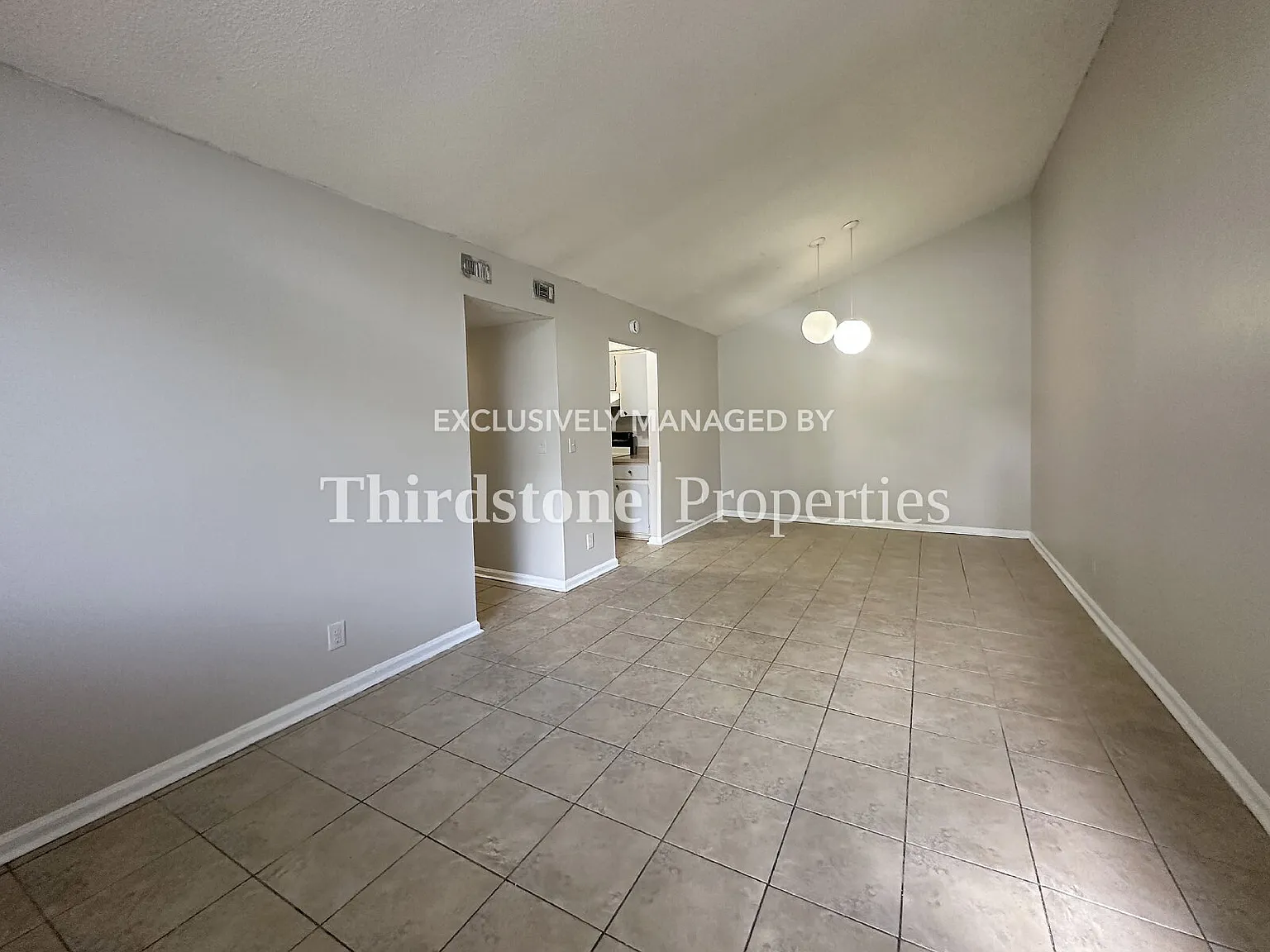 8124 San Jose Manor Dr E APT 1, Jacksonville, FL 32217 — Photo 2