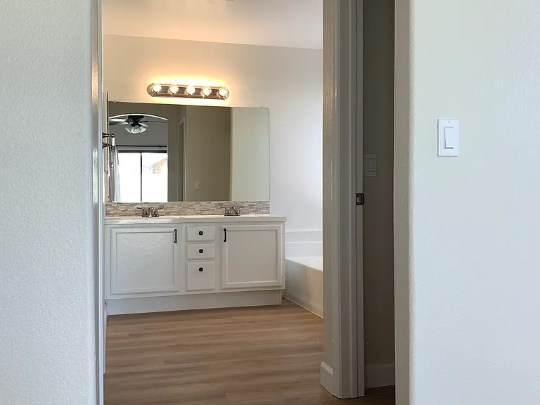 4506 E Amberwood Dr — Photo 9