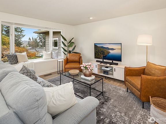 5th image of 19814 10th Drive SE