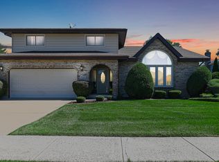 433 Wheatfield Rd, Matteson, IL 60443