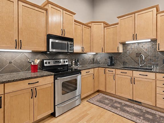 2nd image of 625 Nightingale Ln