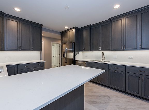 4th image of 85 E Laurel Ave APT 3B