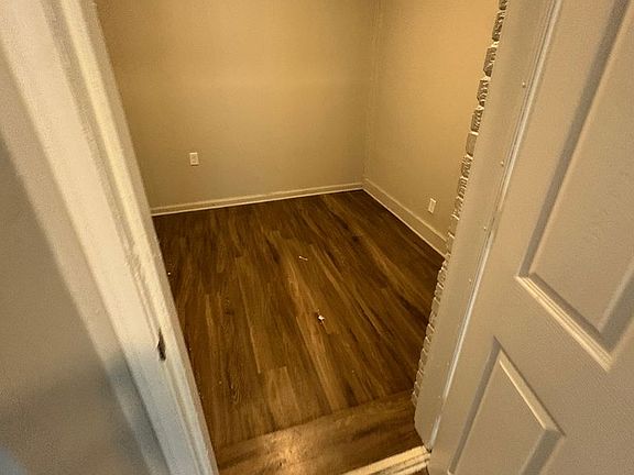 5th image of 993 Gordon St
