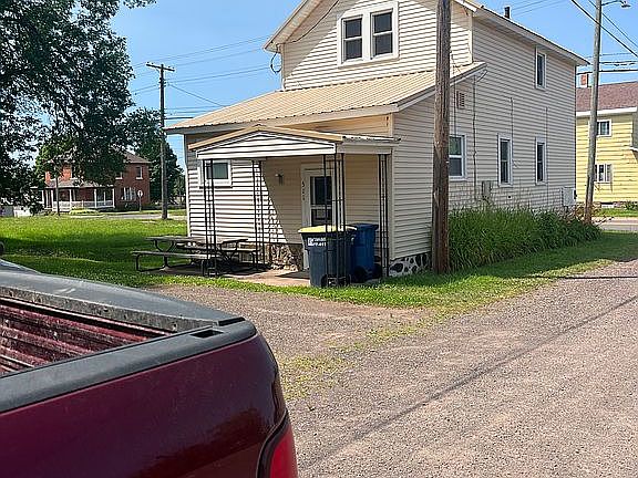 2nd image of 511 E Ayer St