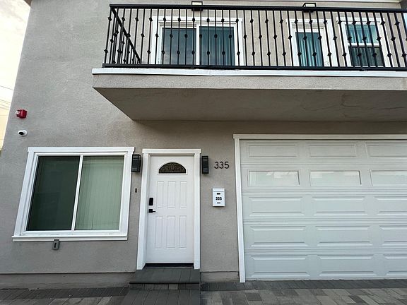 3rd image of 335 W Acacia Ave