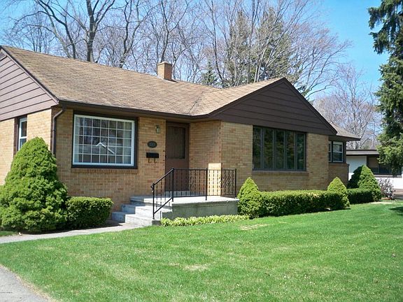 3rd image of 1019 N William St