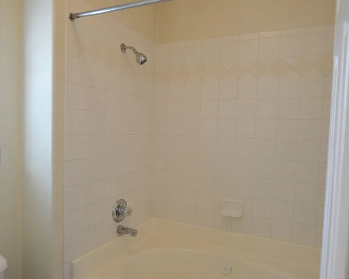 815 Riverview Ln — Photo 17