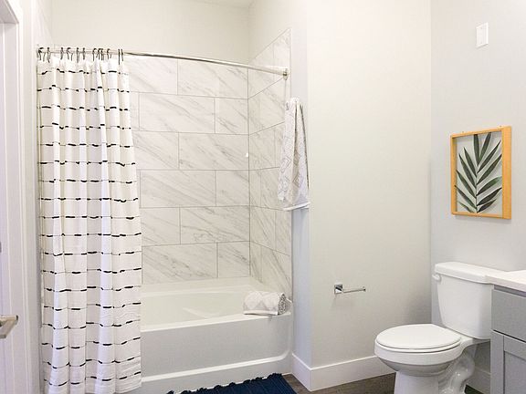 5th image of 3009 S Rogers St #10-205