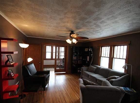 3rd image of 2526 Rainbow Dr