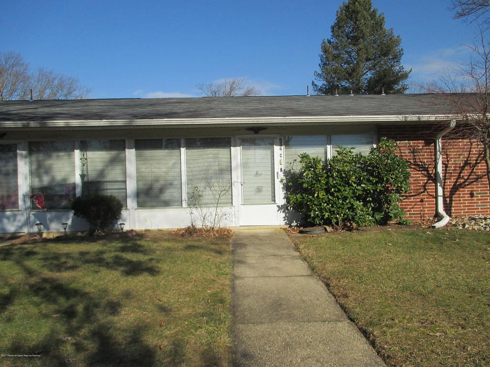 1st image of 536C Dartmoor Ct