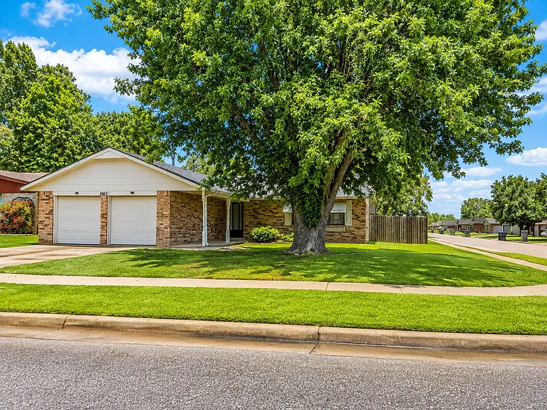 Spacious corner lot