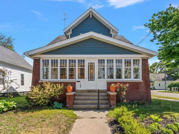164 W 18th St, Holland, MI 49423