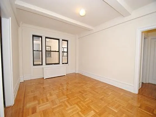 Rented by Buchbinder & Warren | media 4