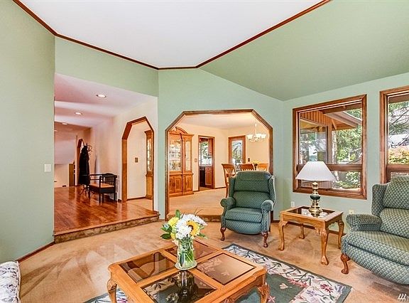 5th image of 3723 204th Ct NE