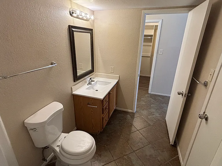 5757 W Eugie Ave — Photo 12
