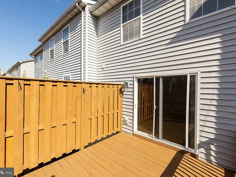 304 Chatham Sq — Photo 22