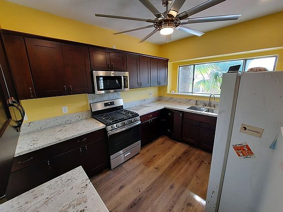 New stove & microwave