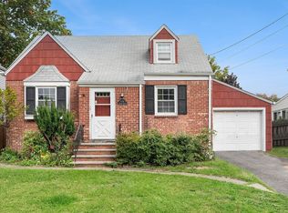 476 Sutton Ave, Hackensack, NJ 07601