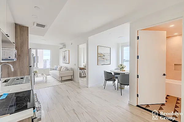 2718 Church Ave #307 — Photo 2