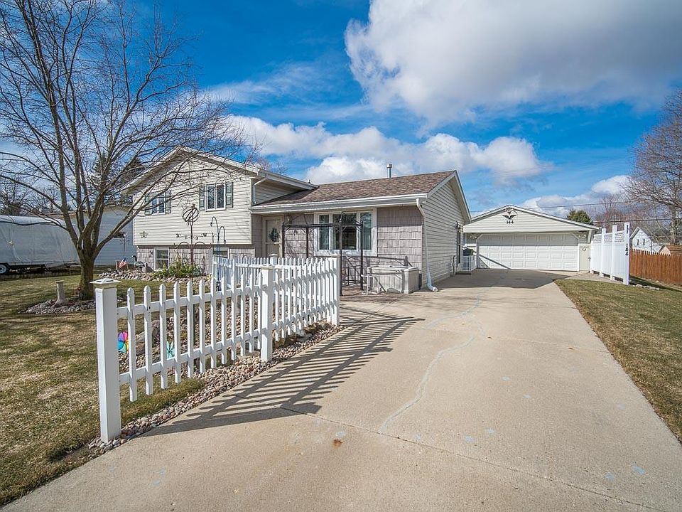 1st image of 144 Municipal Dr