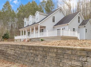 402 Sweetbriar Rd N, Lake Lure, NC 28746