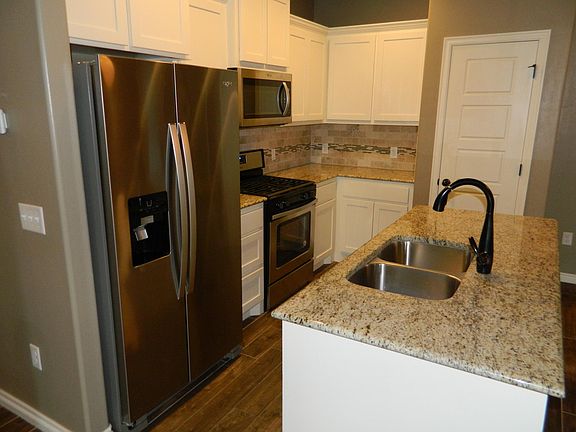 5th image of 8313 NW 137th St