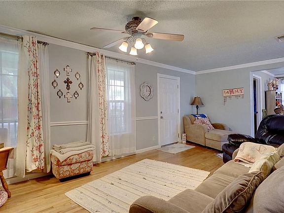 4th image of 212 Norwood Dr
