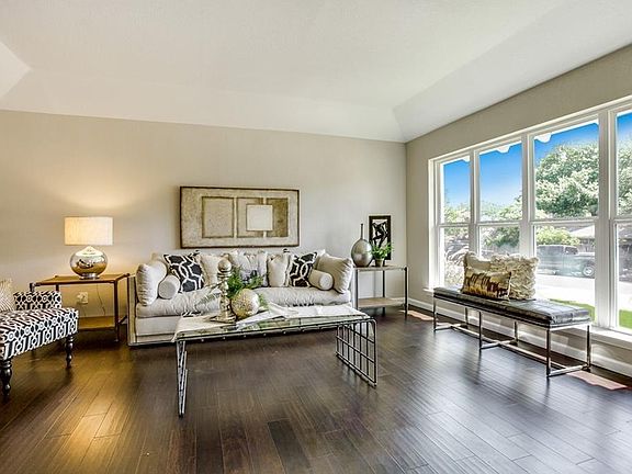 4th image of 6907 Forest Glade Cir