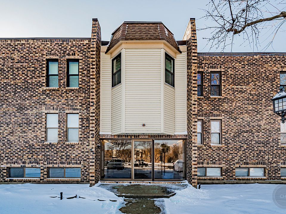 1st image of 2218 Country Club Dr APT 13