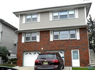 382 Mayer Ct, Ridgefield, NJ 07657