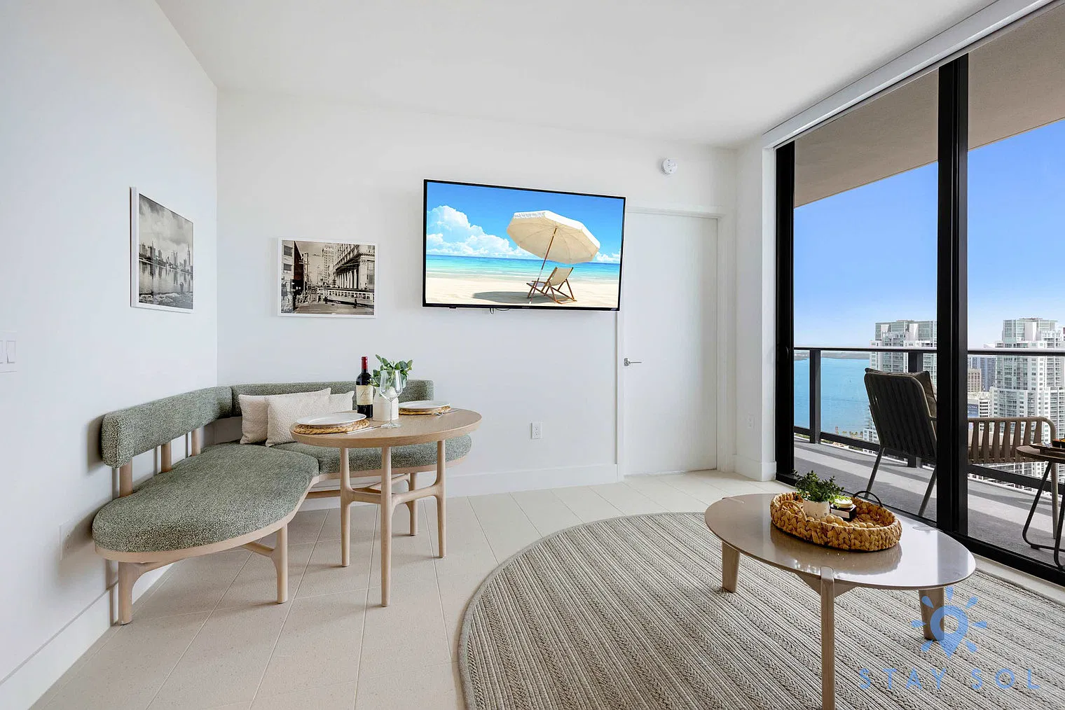 1 bed, 1.0 bath, 645 sqft, $7,014 — Photo 2