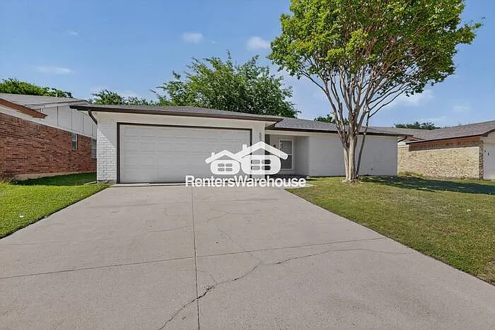 Building Photo - 6529 Blue Grass Dr