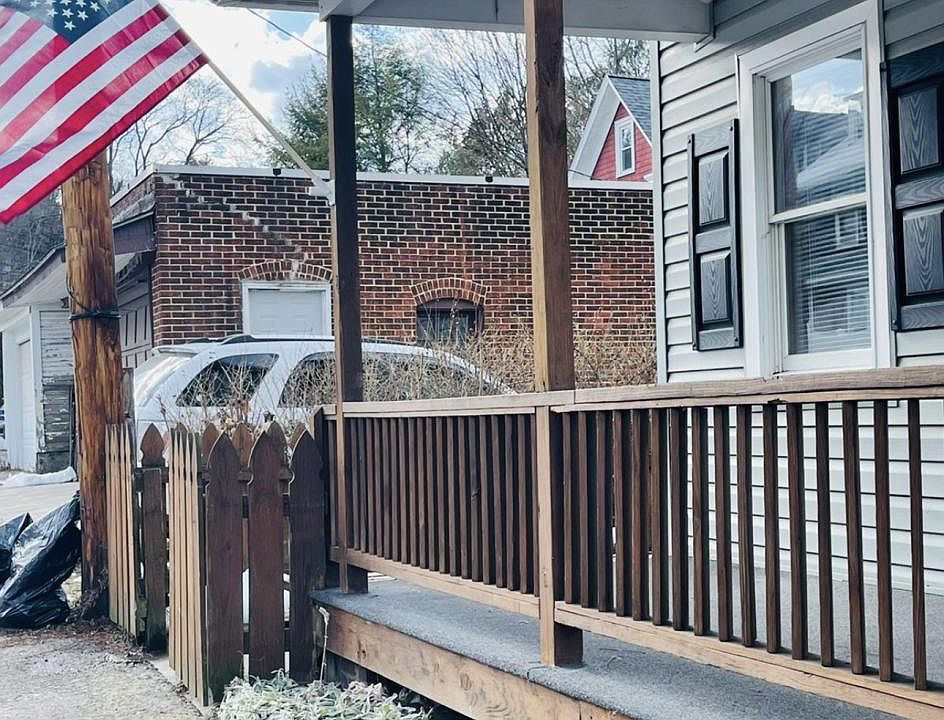 1st image of 1091R McKinley Ave