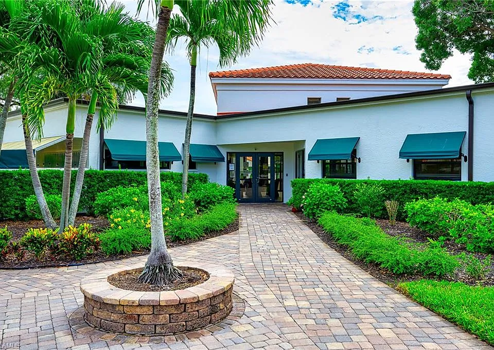 583 Beachwalk Cir #Q-203