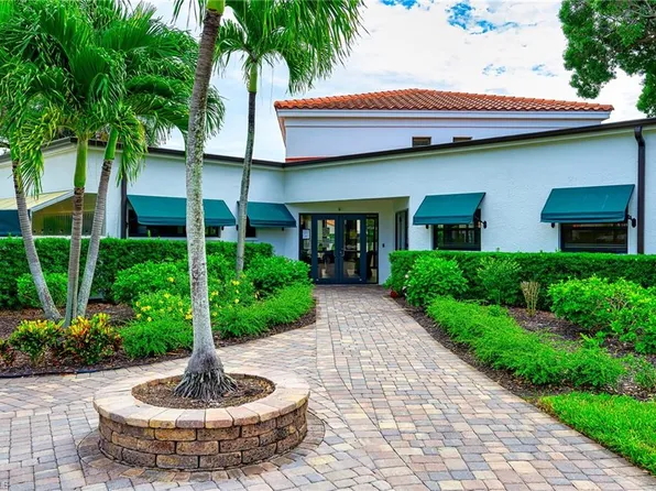 583 Beachwalk Cir, Naples, FL