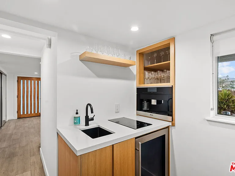 26044 E Pacific Coast Hwy — Photo 45