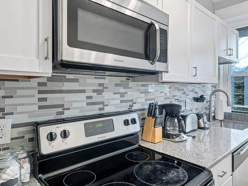 4135 Shaw Blvd #2E